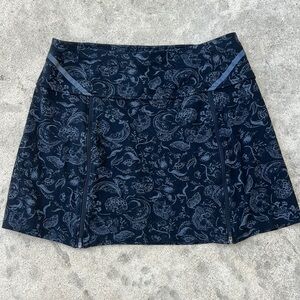 Title Nine Black/Grey Pattern Athletic Skirt with Front Zippers Women's Size M